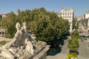 fontaine de la Place Colmbert